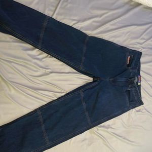 Double knee Empryres